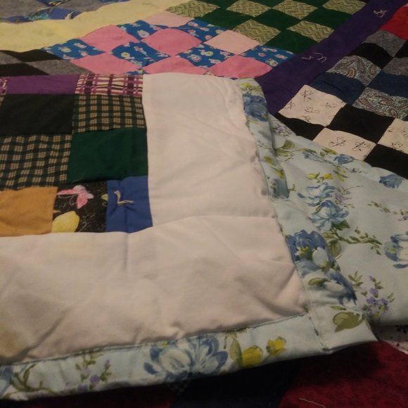 2207 Hand Crafted Multi Color Quilt - Picture 5 of 9